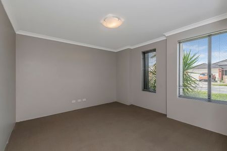 Family 4 Bedroom 2 Bathroom Home on Southport - Photo 4