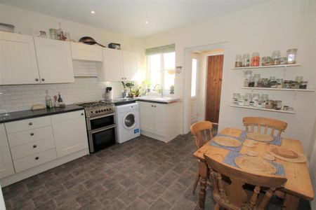 2 bedroom cottage to rent - Photo 3