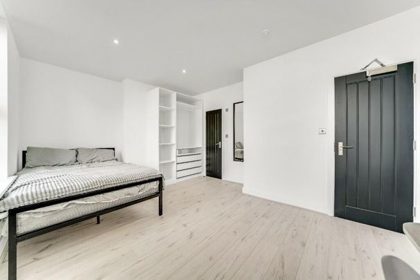 6 bedroom house to rent - Photo 1