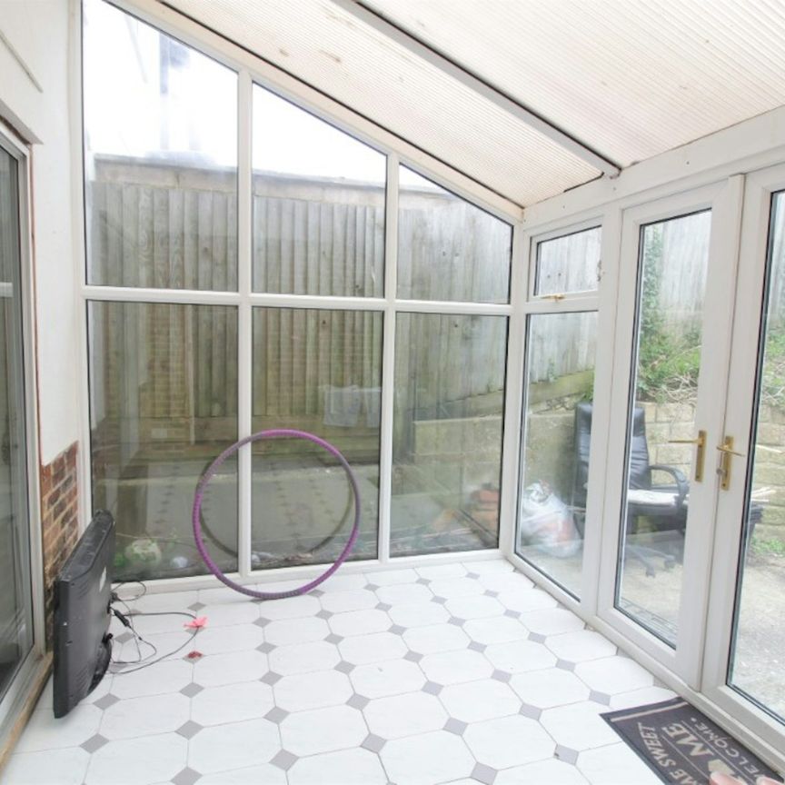 End of terrace house to rent on - Photo 1