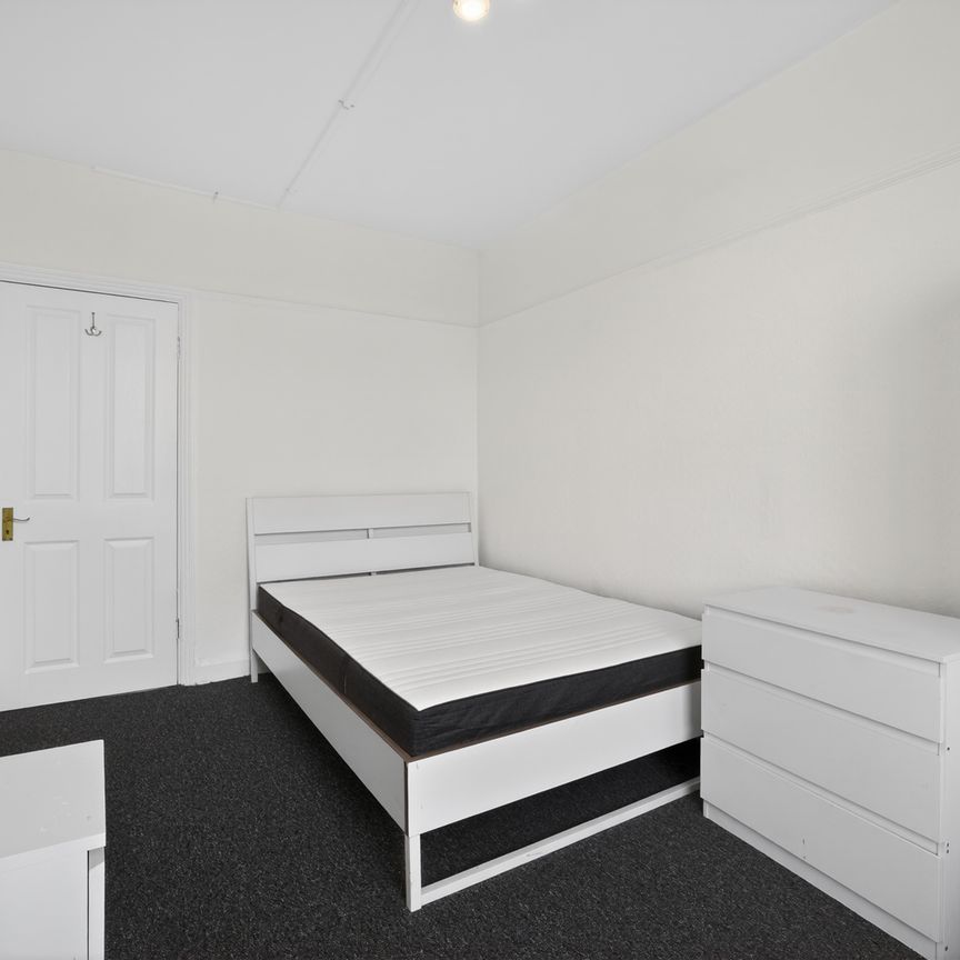 Kennington Lane, London, SE11 5QT - Photo 1