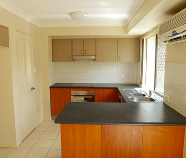 Modern Townhouse in Calamvale Prime Location! 3 Bedrooms, 2 Bathrooms! - Photo 2 | Rentumo