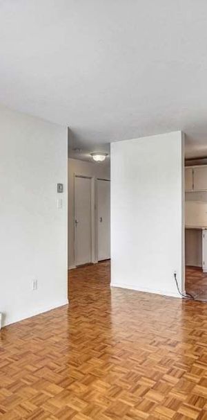 *BAISSE DE PRIX * + 1000$ de rabais sur le 1er mois !🏡 3 ½ entièrement rafraîchi – Secteur paisible Ouest-de-l’Île, près de l'eau - Photo 1
