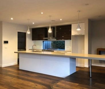 Clyde North - Photo 3