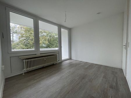 Großzügige 4-Zimmer-Wohnung mit zwei Balkonen - Photo 4