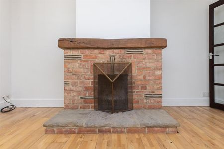 3 bedroom semi-detached house to rent - Photo 3
