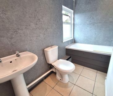 3 bedroom terraced house to rent - Photo 6