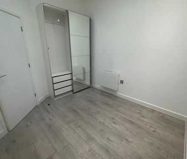 Edinburgh Gate - Photo 5