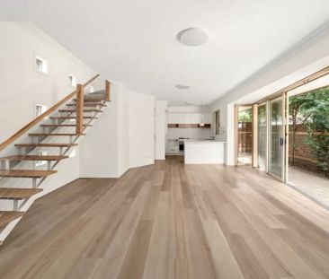 Newly updated split-level home in Inner West pocket - Photo 1