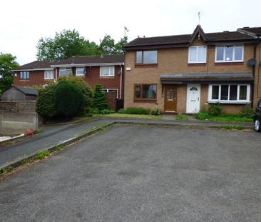 21 Audlum Court, Bury, BL9 7PN - Photo 2