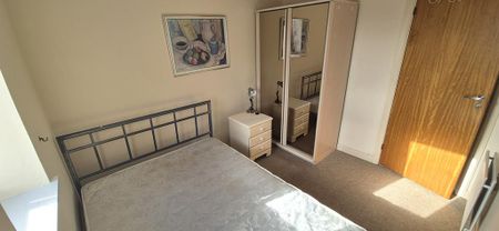 2 bedroom flat to rent - Photo 5