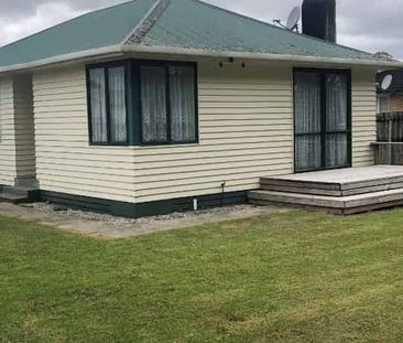 Cozy Family Home - Photo 3