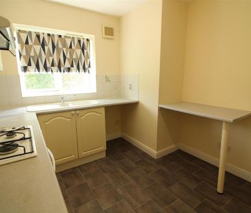 1 bedroom character property to rent - Photo 4