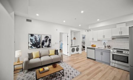 Beverly: Wheelchair Accessible – 710 Westminster, Winnipeg, MB - Photo 2