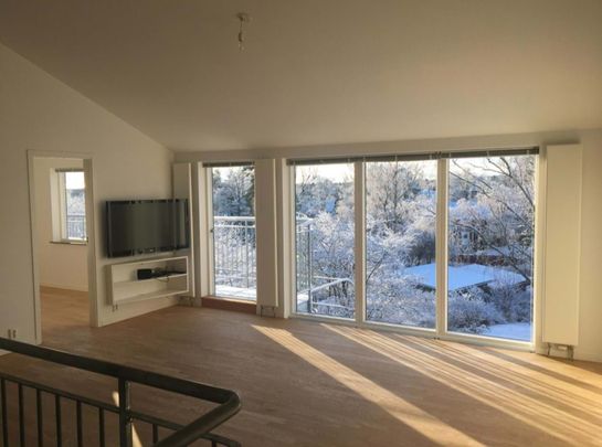 Villa 198 kvm i två plan i ett lugnt område i Saltsjö-Boo - Photo 1