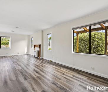 Fantastic renovated home! - Photo 2