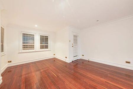 Victorian Classic - Photo 2