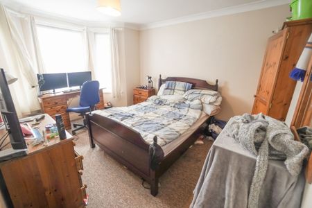 3 Bedroom Flat To Rent in Winton - £1,590 pcm Tenancy Info - Photo 5