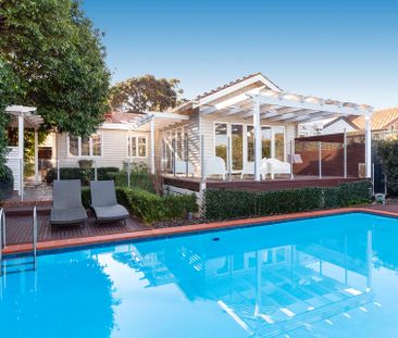 RENOVATED ELEGANCE - Photo 2