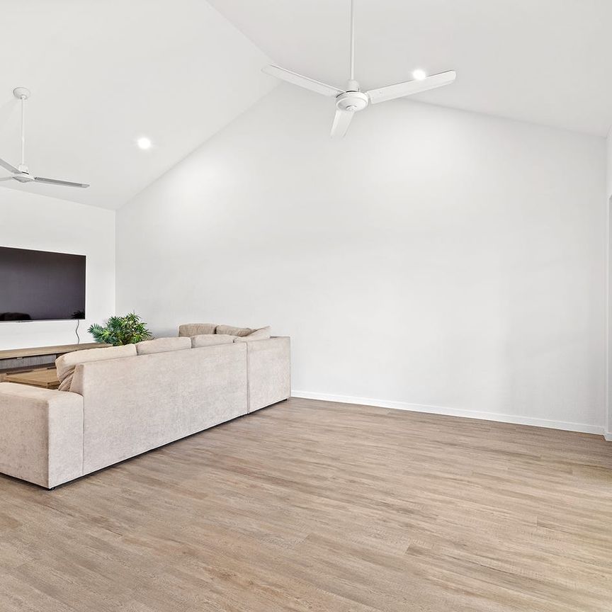 Fully Furnished 2 Bedroom Unit with Private Courtyard in The Grove - Photo 1