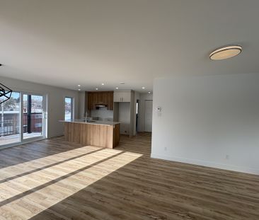 4 1/2 Sherbrooke - Photo 1