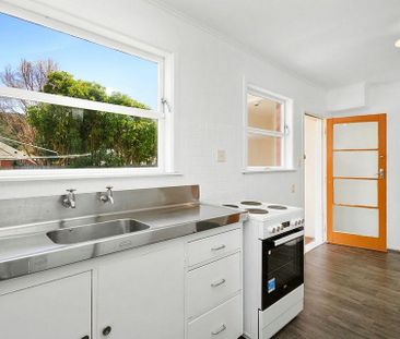 Charming 2BR Unit in Trentham! - Photo 4