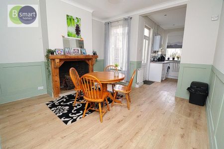 2 bedroom terraced house to rent - Photo 2