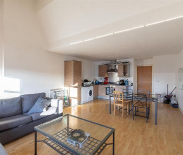 4 bedroom maisonette to rent - Photo 1