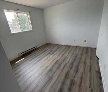 4 1/2 à louer - Photo 2