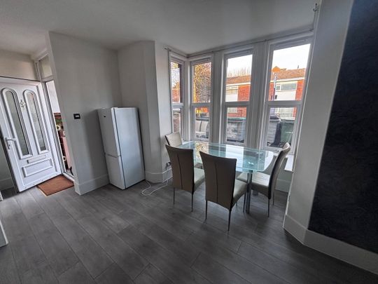 1 Bed Flat, Biscot Road, LU3 - Photo 1