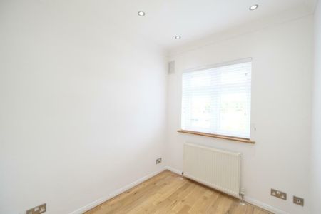 3 bedroom terraced house to rent - Photo 3
