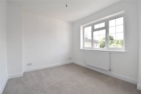 Newly Refurbished detached 4 bedroom, 2 bathroom house to rent in the popular village of Sawston with excellent access to the local business parks, A14, M11 & main rail line to London. GCH. Garage parking. Rear garden with patio area. Unfurnished. - Photo 5