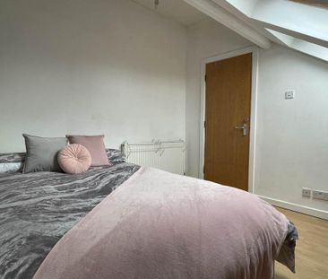 1 bedroom in a flat share to rent - Photo 6