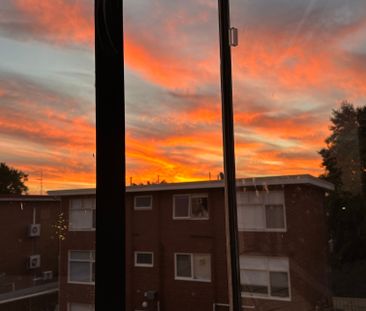 St Kilda East - Photo 4