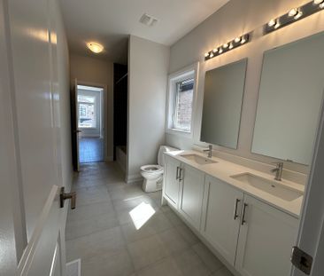 For Lease - 6 La Reine Avenue, Richmond Hill, Ontario - Photo 1