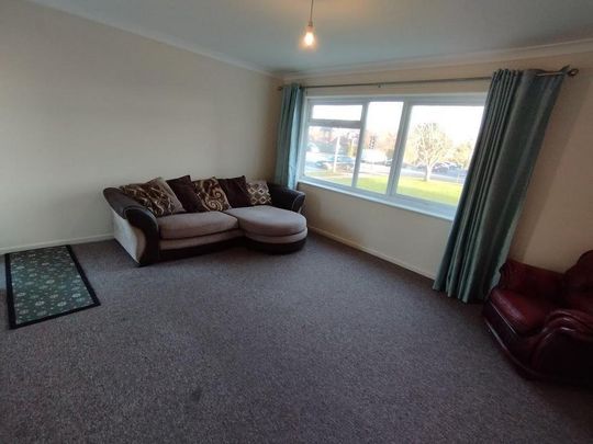 3 bedroom flat to rent - Photo 1