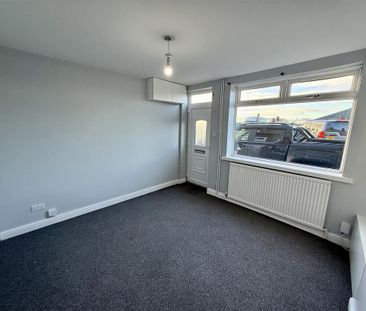 3 bedroom end of terrace house to rent - Photo 1