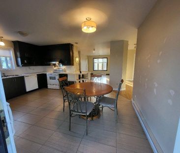 Haut de duplex à louer LIBRE IMMÉDIATEMENT (Bail 13 mois) - Photo 4