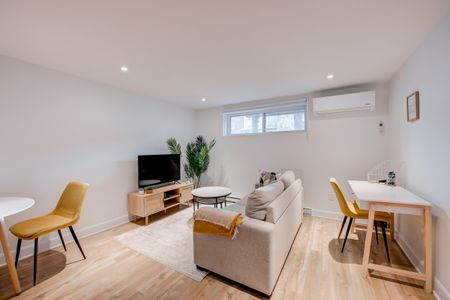 5489 Avenue Coolbrook, #A - Photo 4