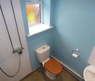 3 bedroom terraced house to rent - Photo 6