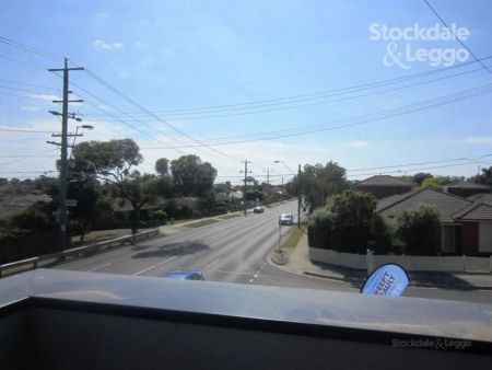 “STYLISH 1 BEDROOM APARTMENT ABOVE BALAKA PLACE SHOPS!” - Photo 5