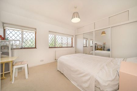5 bedroom detached house to rent - Photo 3