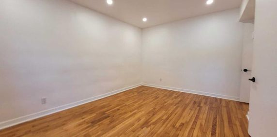 GRAND 3 1/2 - 3485 ELLENDALE - RECEMMENT RENOVE - Photo 2