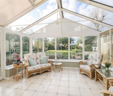 4 bedroom detached house to rent - Photo 2