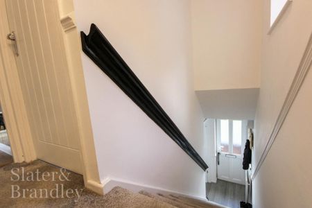 3 bedroom terraced house to rent - Photo 3