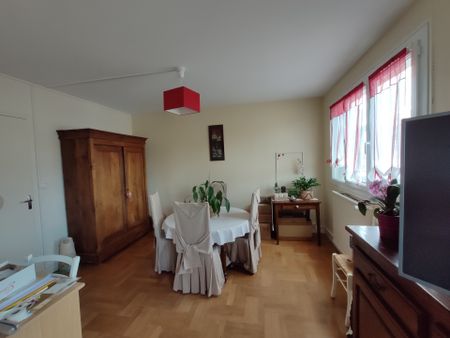Location Appartement 3 pièces 82m² - Photo 3