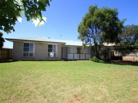 Lovely Family Home - Photo 3