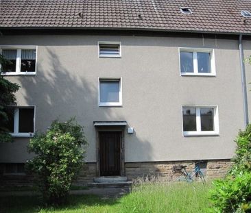 günstige Single-Wohnung mit modernisiertem Duschbad - Photo 1