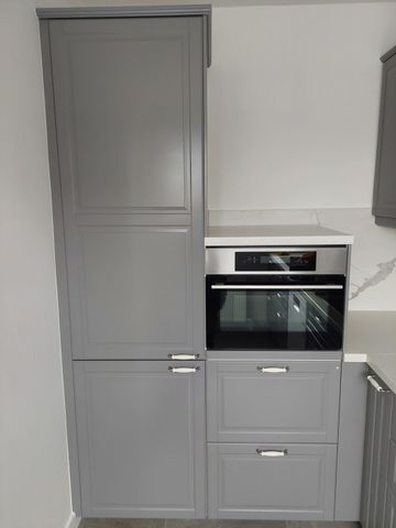 Centraal gelegen en vernieuwd appartement met 2 slaapkamers - Photo 3