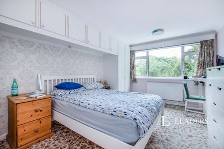 2 bedroom flat to rent Portarlington Road, Bournemouth - Photo 2